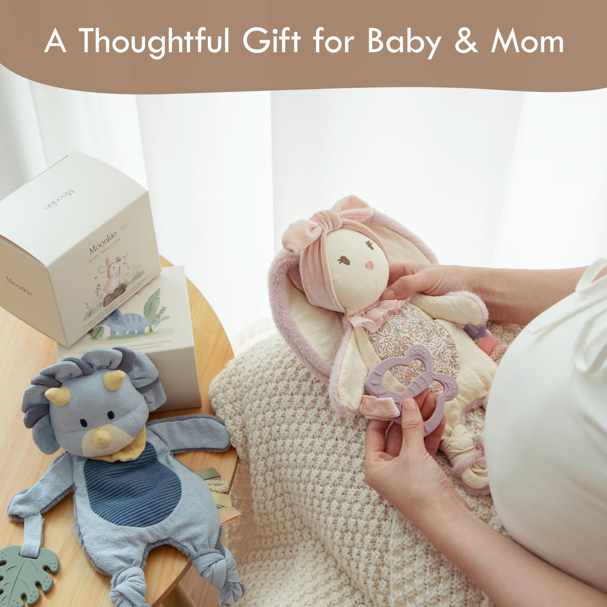 Moonkie Doudou Neonato, Peluche per bambini Dinosauro, Copertina con Giochi Dentizione, Regalo Neonato Maschio per Baby Shower e Compleanni, Peluche con Nastri Testurizzati, Orecchie Fruscianti